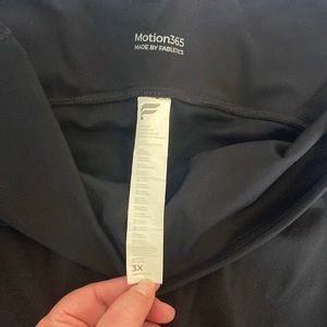 Fabletics Black leggings w/size zipper pockets motion 365 3X